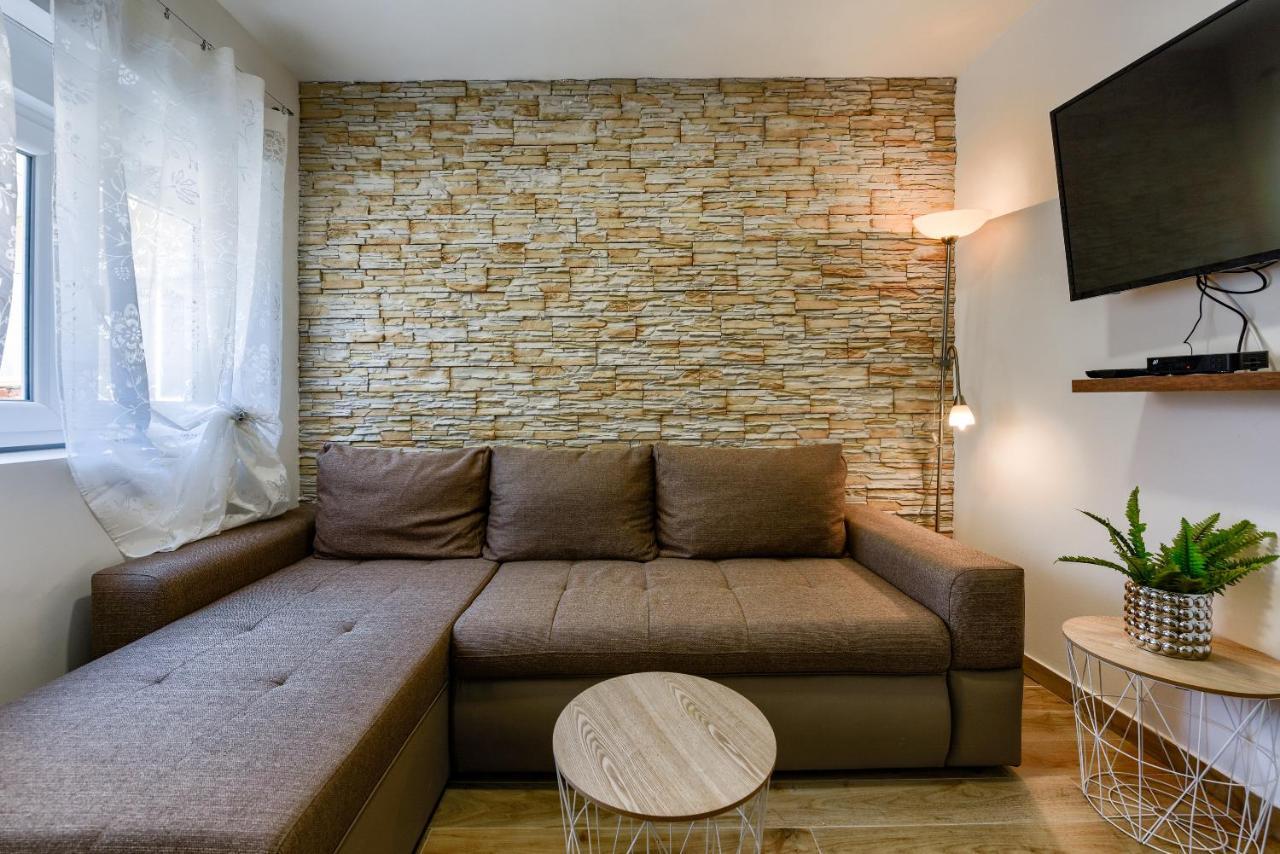 Apartment Yula Zara Esterno foto