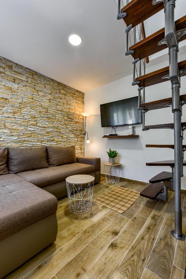 Apartment Yula Zara Esterno foto