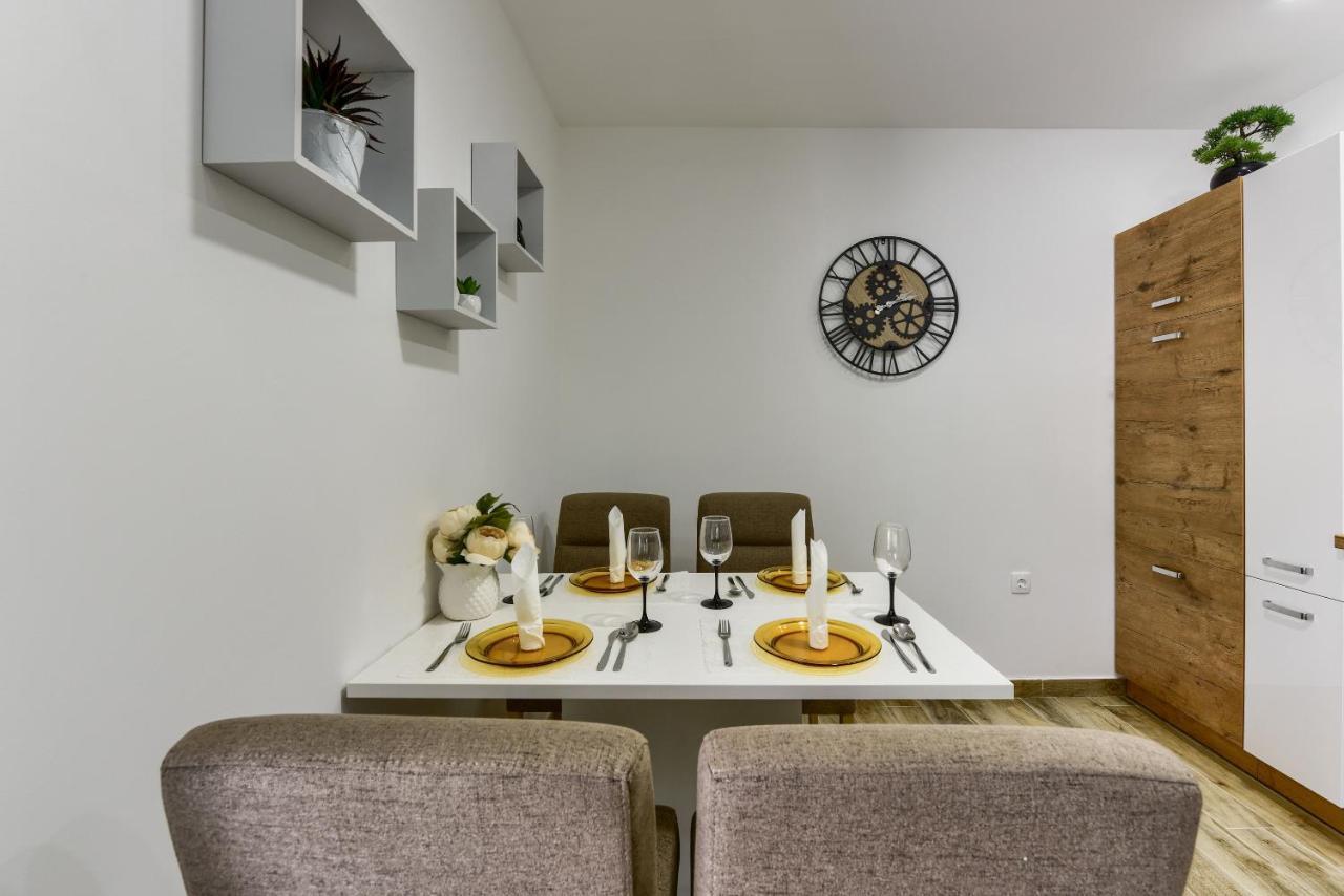Apartment Yula Zara Esterno foto