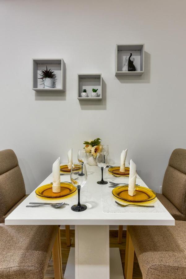 Apartment Yula Zara Esterno foto